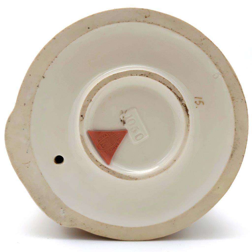 porcelánová socha duchcovské porcelánky, značka Royal Dux, model: vodonoš velký, bronz dekor se zlacením, značení