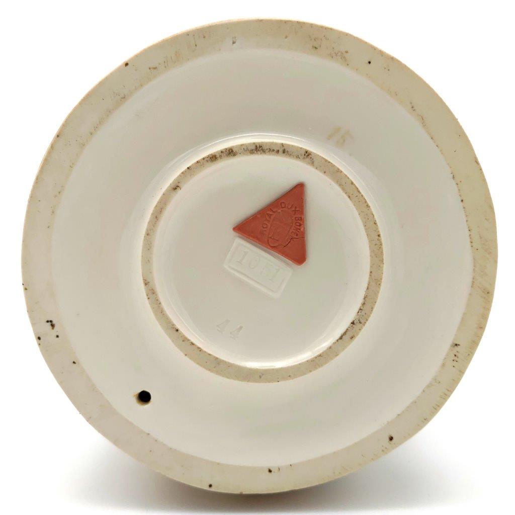 porcelánová socha značky Royal Dux, model: vodonoška velká, bronz dekor se zlacením, značení