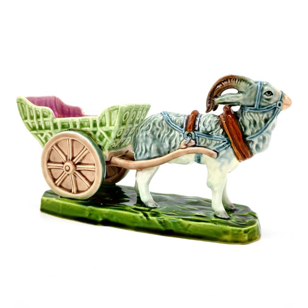 porcelánová soška značky Royal Dux, model: kozel s kárkou, saxe dekor