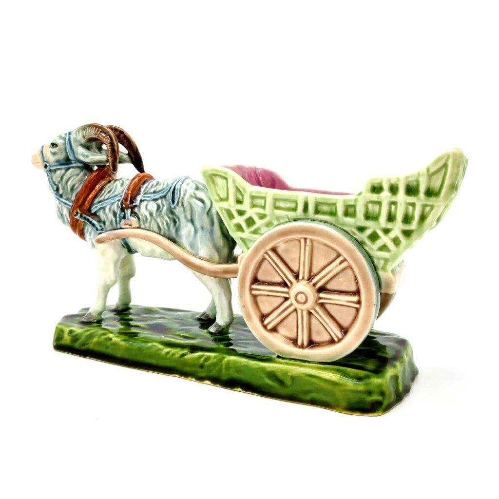 porcelánová soška značky Royal Dux, model: kozel s kárkou, saxe dekor