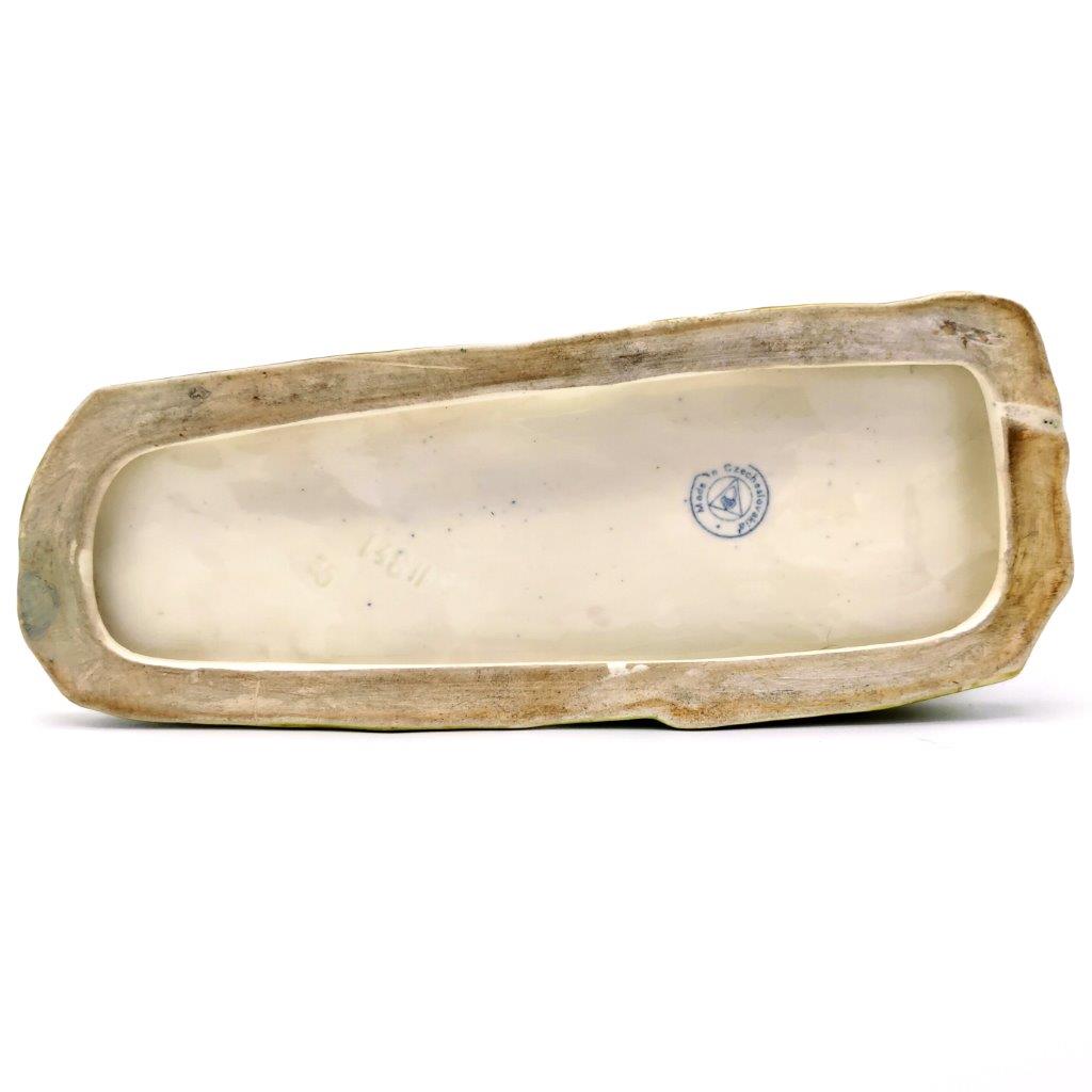 porcelánová soška značky Royal Dux, model: kozel s kárkou, saxe dekor, značení