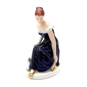 porcelánová soška značky Royal Dux, model: Popelka, kobaltový dekor se zlacením