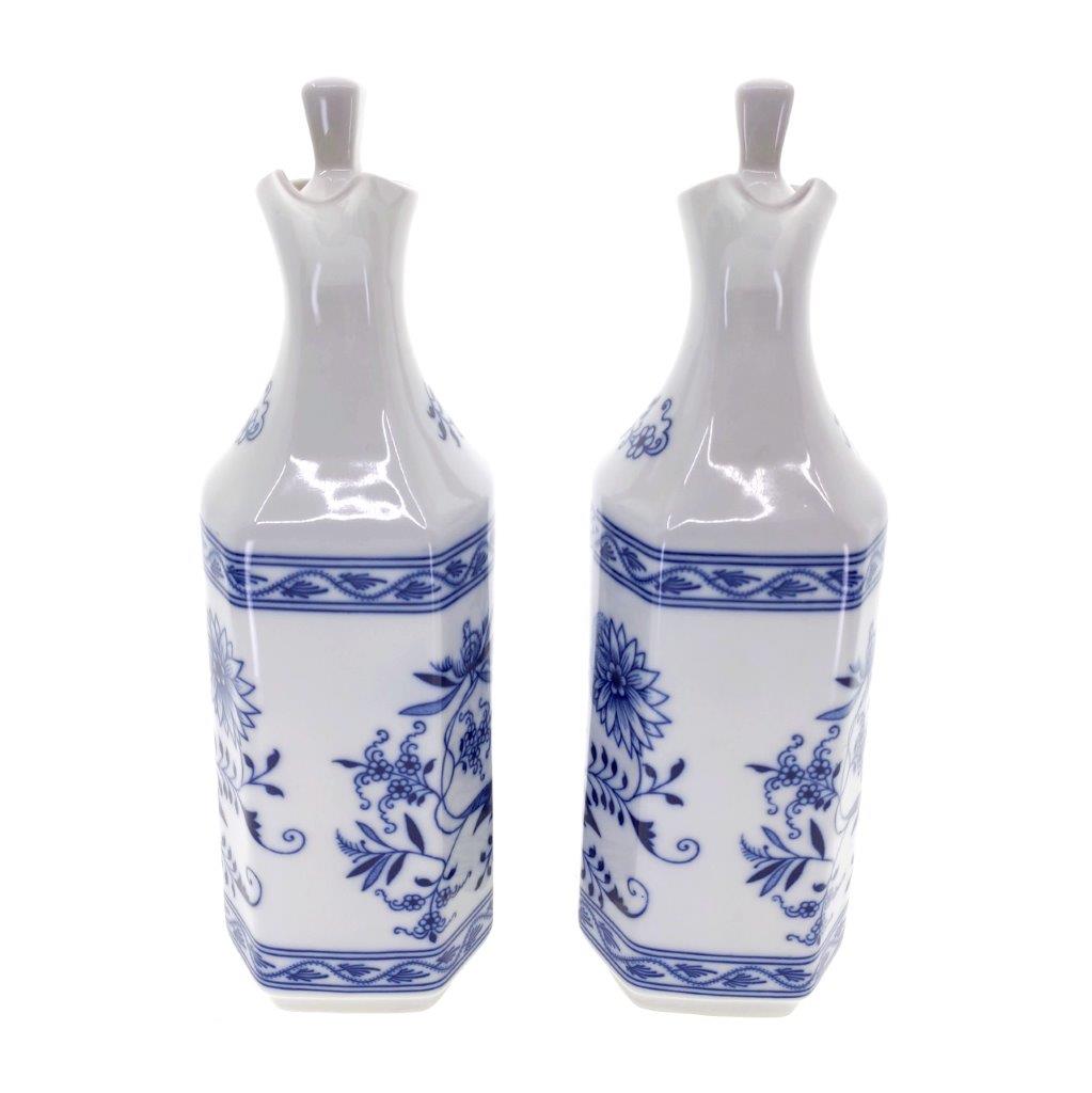 Cibulák - Karafy na olej a ocet, bílý porcelán s cibulákovým dekorem