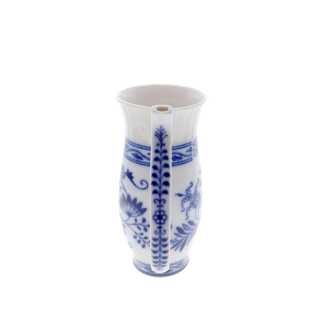 Cibulák - Lázeňský pohárek, bílý porcelán s cibulákovým dekorem