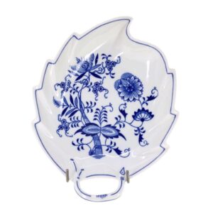 Cibulák - Mísa ve tvaru listu 22 cm, bílý porcelán s cibulákovým dekorem