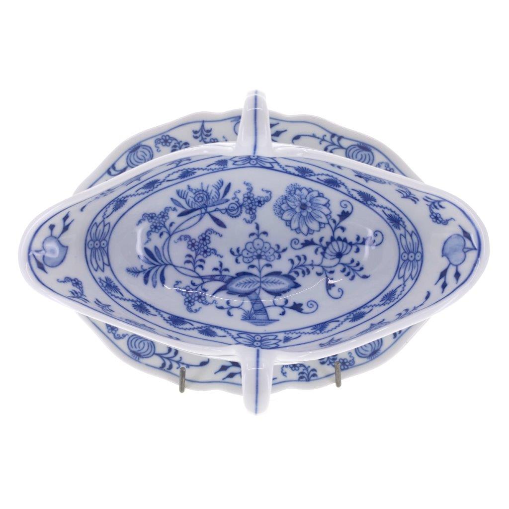 Cibulák - Omáčník oválný s podstavcem s uchy, bílý porcelán s cibulákovým dekorem