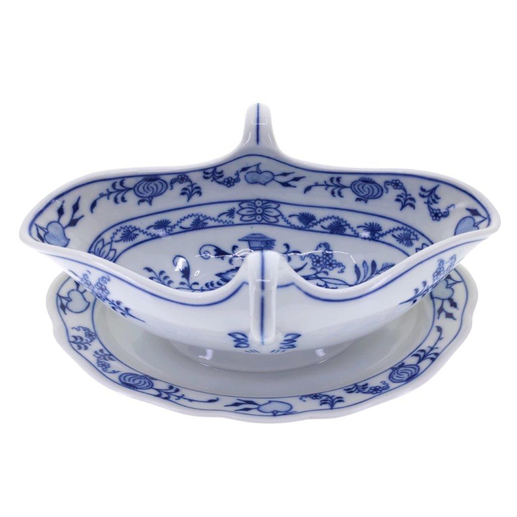 Cibulák - Omáčník oválný s podstavcem s uchy, bílý porcelán s cibulákovým dekorem