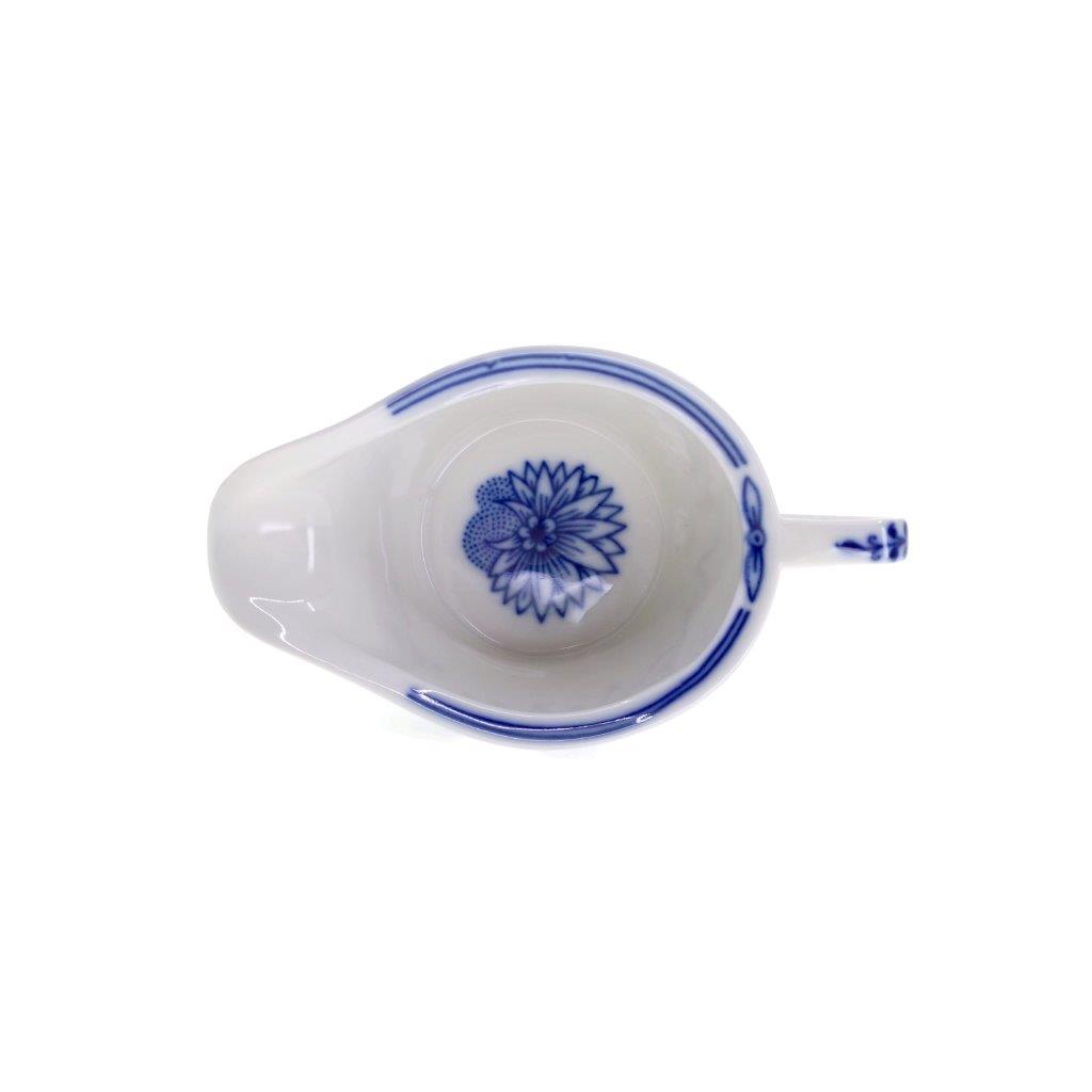 Cibulák - Omáčník oválný bez podstavce s uchem, bílý porcelán s cibulákovým dekorem