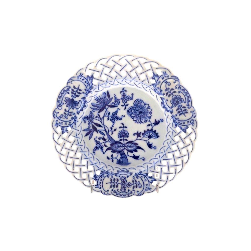 Cibulák - Talíř prolamovaný průměr 18 cm, bílý porcelán s cibulákovým dekorem