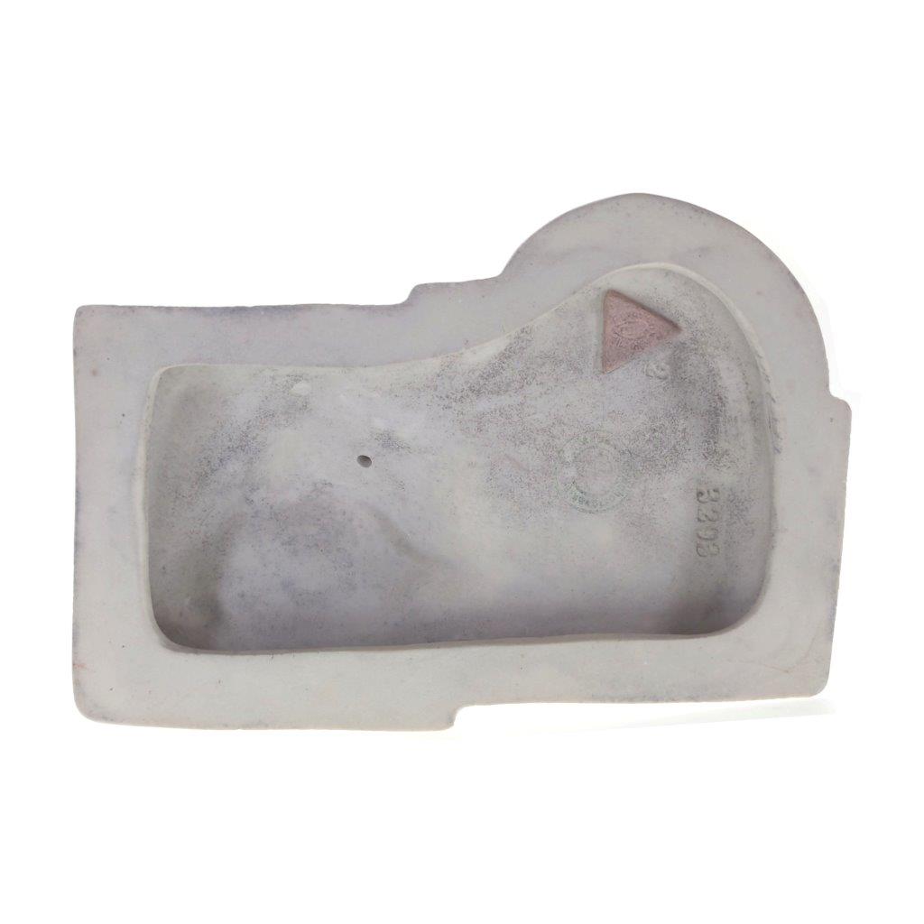 porcelánová soška značky Royal Dux, model: dáma v županu, modrý dekor, značení