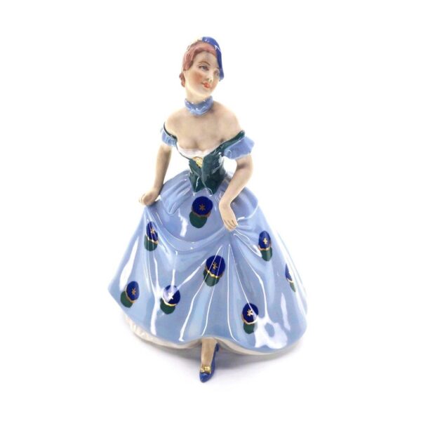 porcelánová soška značky Royal Dux, model: dívka v kloboučku, světlemodrý dekor
