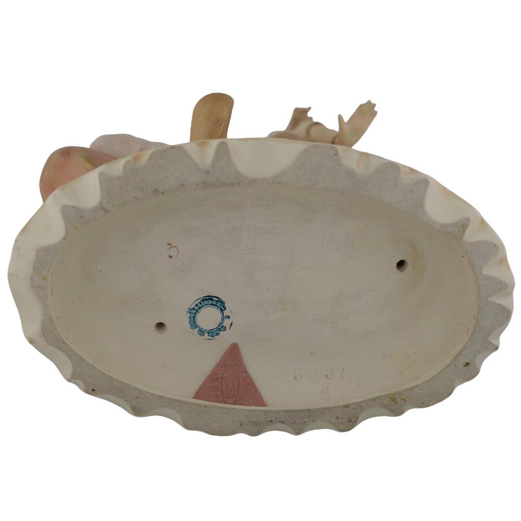 porcelánová socha duchcovské porcelánky, značka Royal Dux, model: Zaklínač hadů s tanečnicí, biskvit se zlacením, značení