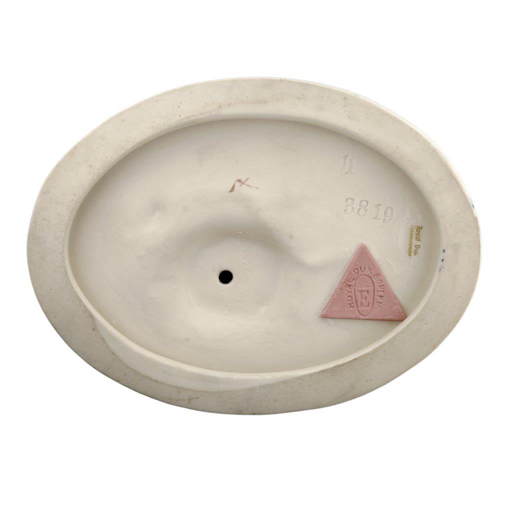 porcelánová socha duchcovské porcelánky, značka Royal Dux, model: Dáma s bílou šálou zrcadlový model, kobalt se zlacením, značení