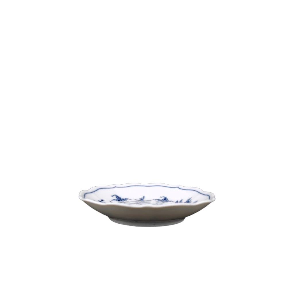 Cibulák - Podšálek typu A, bílý porcelán s cibulákovým dekorem