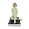 porcelánová soška značky Royal Dux, model: dáma sedící akt, kobaltový dekor se zlacením