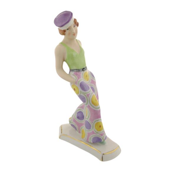 porcelánová figura značky Royal Dux, model: dívka v baretu, růžový dekor se zlacením