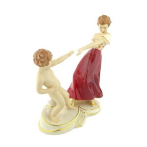 porcelánová figura značky Royal Dux, model: dívka s holčičkou, červený dekor se zlacením