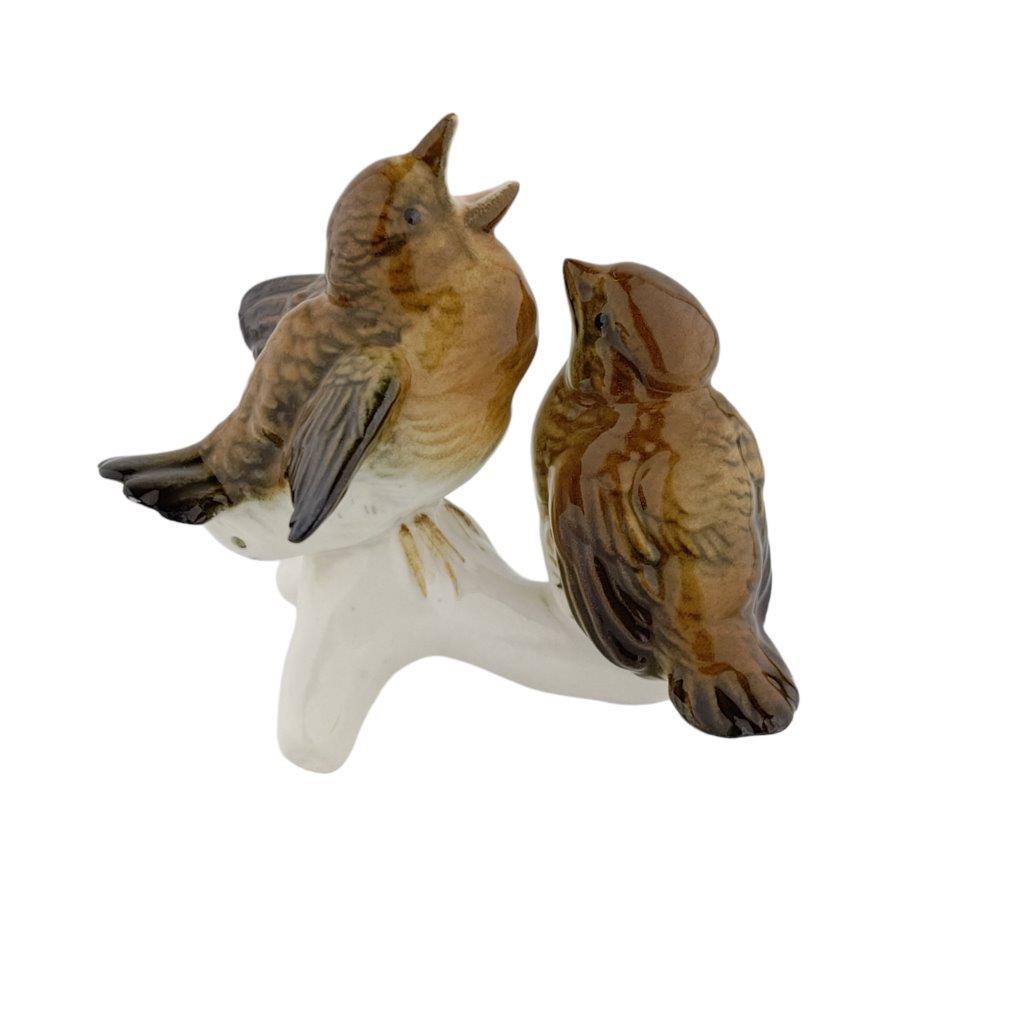 porcelánová figurka dvou ptáčků, značka Karl Ens, porcelán s glazurou
