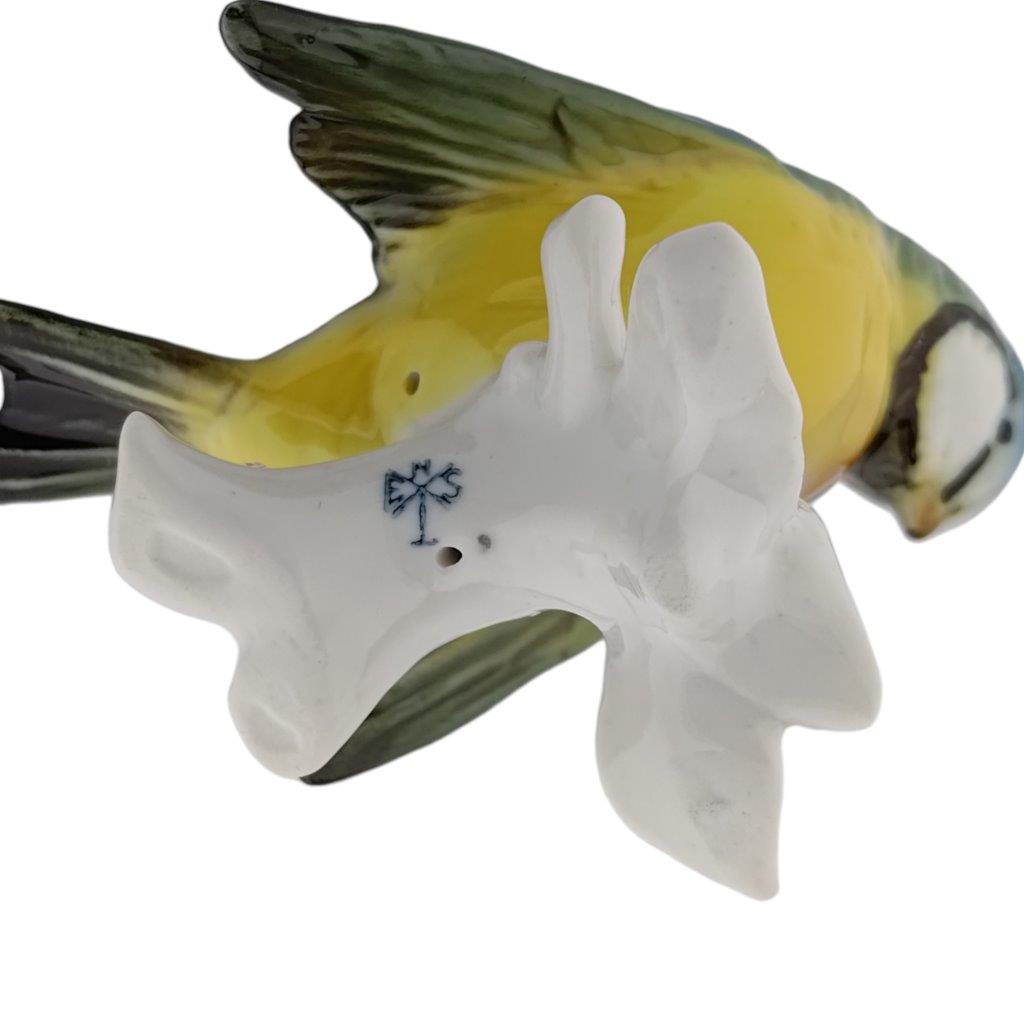 porcelánová figurka ptáčka sýkory koňadry, značka Karl Ens, porcelán s glazurou, značení