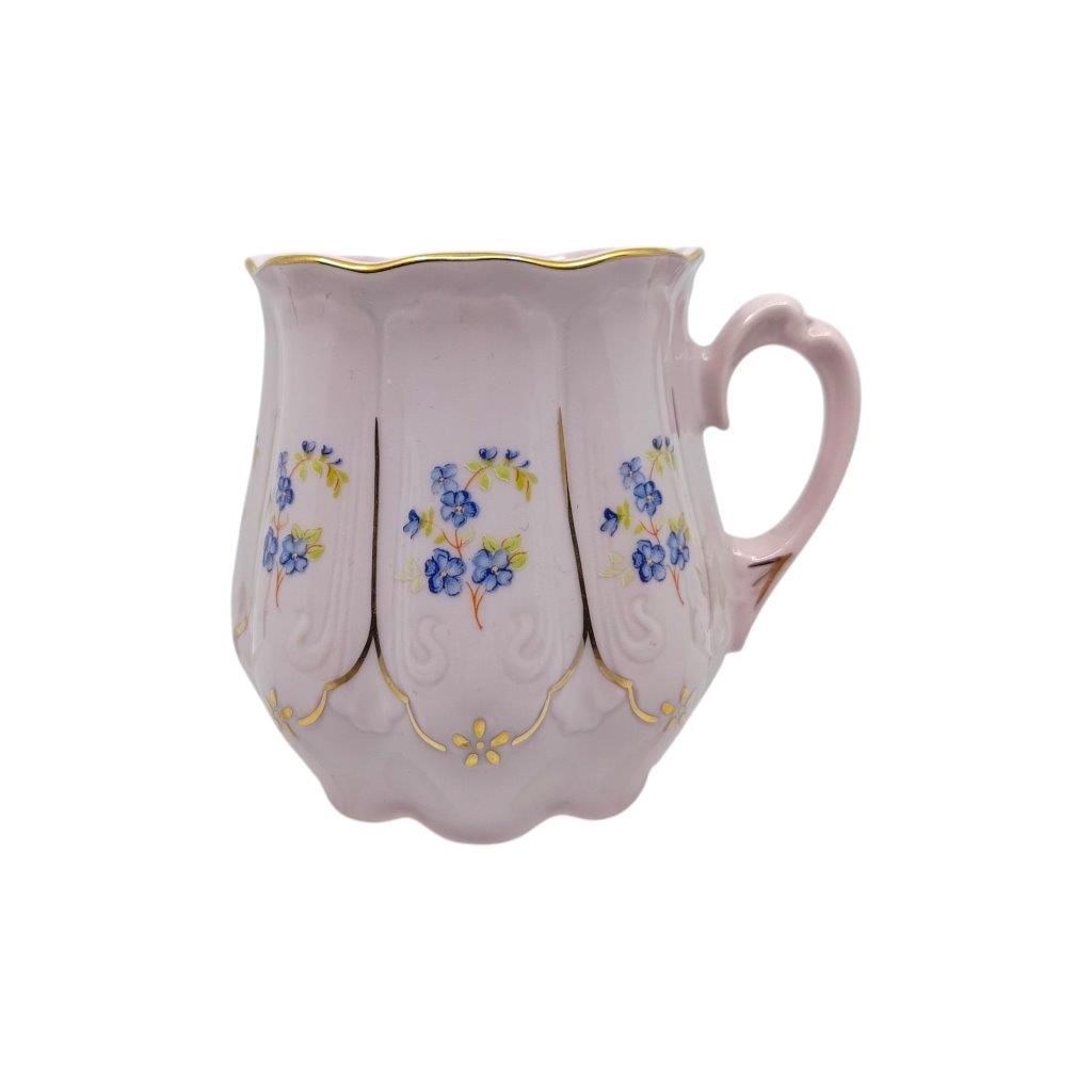 Hrnek z růžového porcelánu, pomněnkový dekor se zlacením