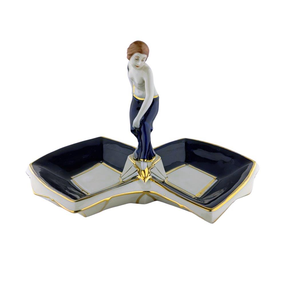 porcelánová žardiniéra s dámou uprostřed značky Royal Dux, nevídaný model v kobaltovém dekoru se zlacením
