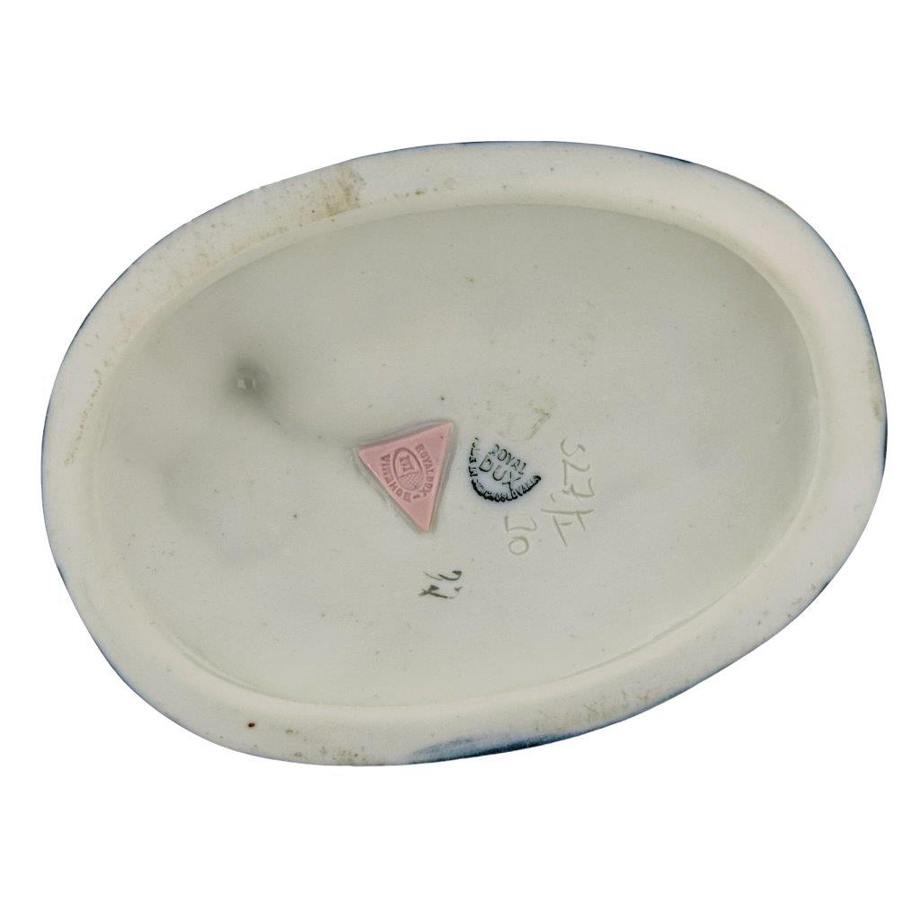 porcelánová figura značky Royal Dux, model: Bílý kůň v kobaltovém dekoru se zlacením, značení