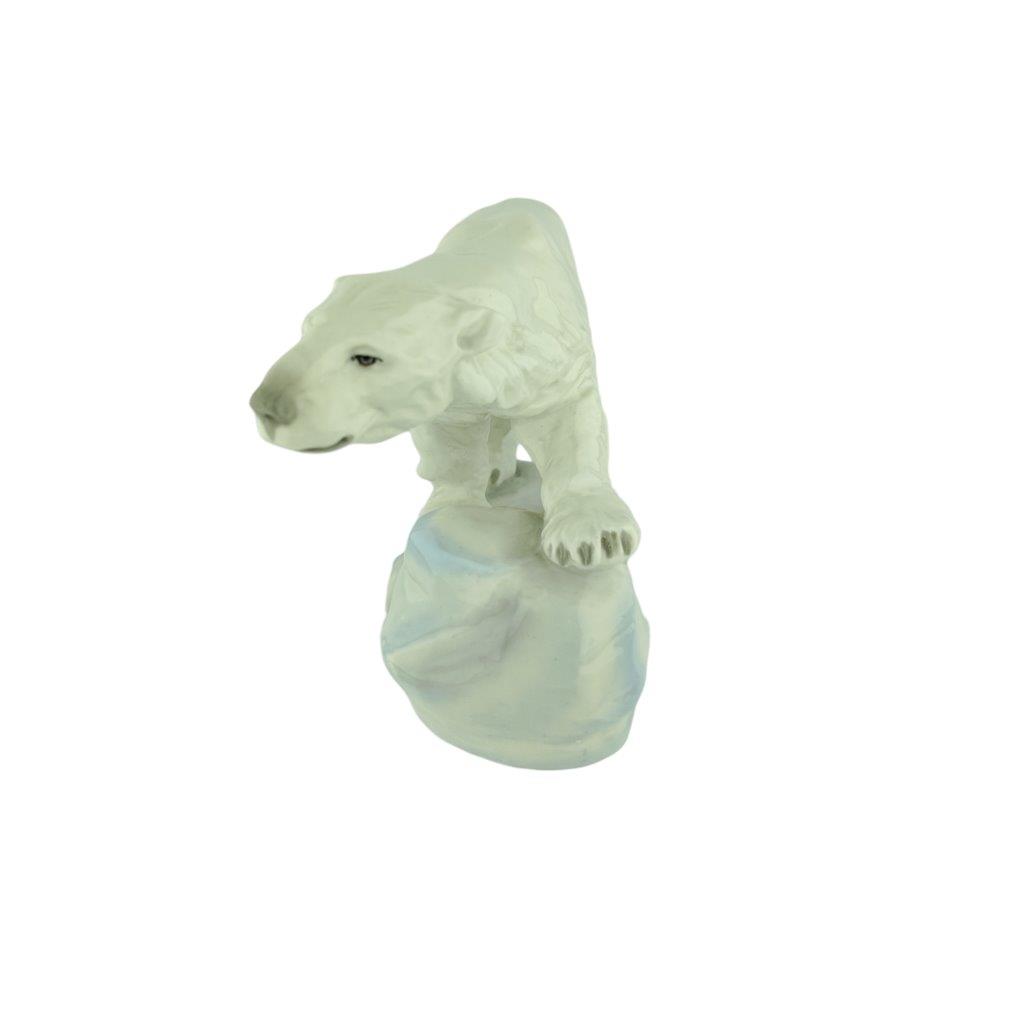 Porcelánová figura ledního medvěda na podstavci, značka Amphora Trnovany, bez poškození