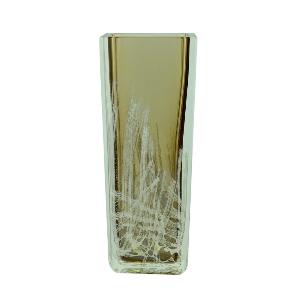 Váza z křišťálového skla s koučovým jádrem a zatavenými vlákny, značeno Exbor, návrh: Pavel Hlava