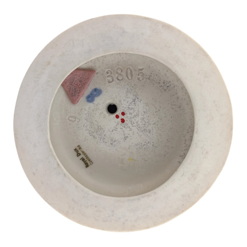 porcelánová socha značky Royal Dux, model: Auccasin, saxe barevný dekor se zlacením. Socha z příběhu Accasin a Nicoletta, značení