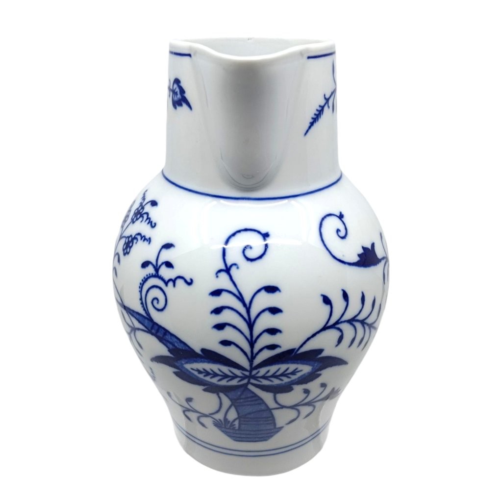 džbán vysoký s cibulákovým dekorem, objem 0,9l