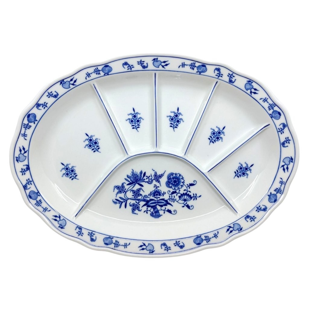 Talíř dělený s cibulákovým dekorem