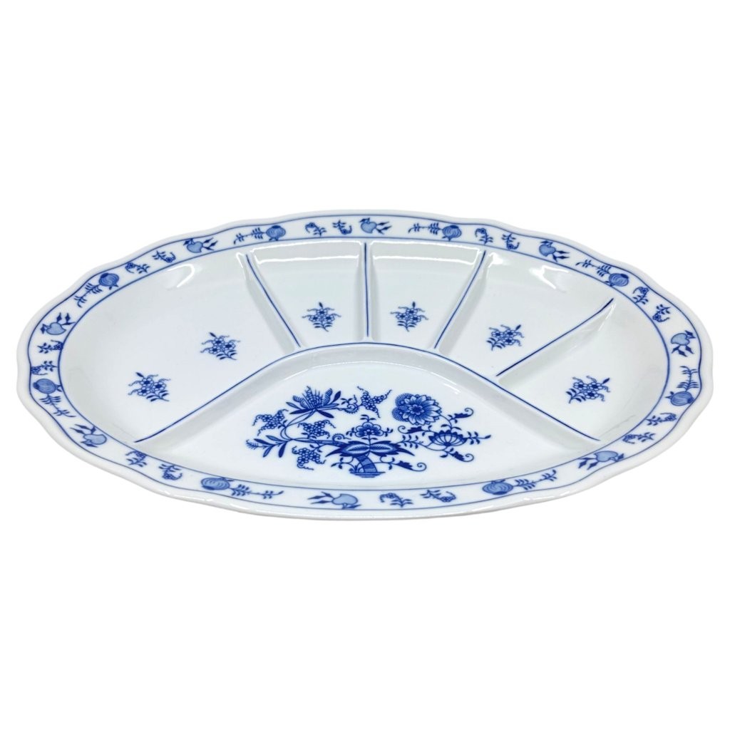 Talíř dělený s cibulákovým dekorem