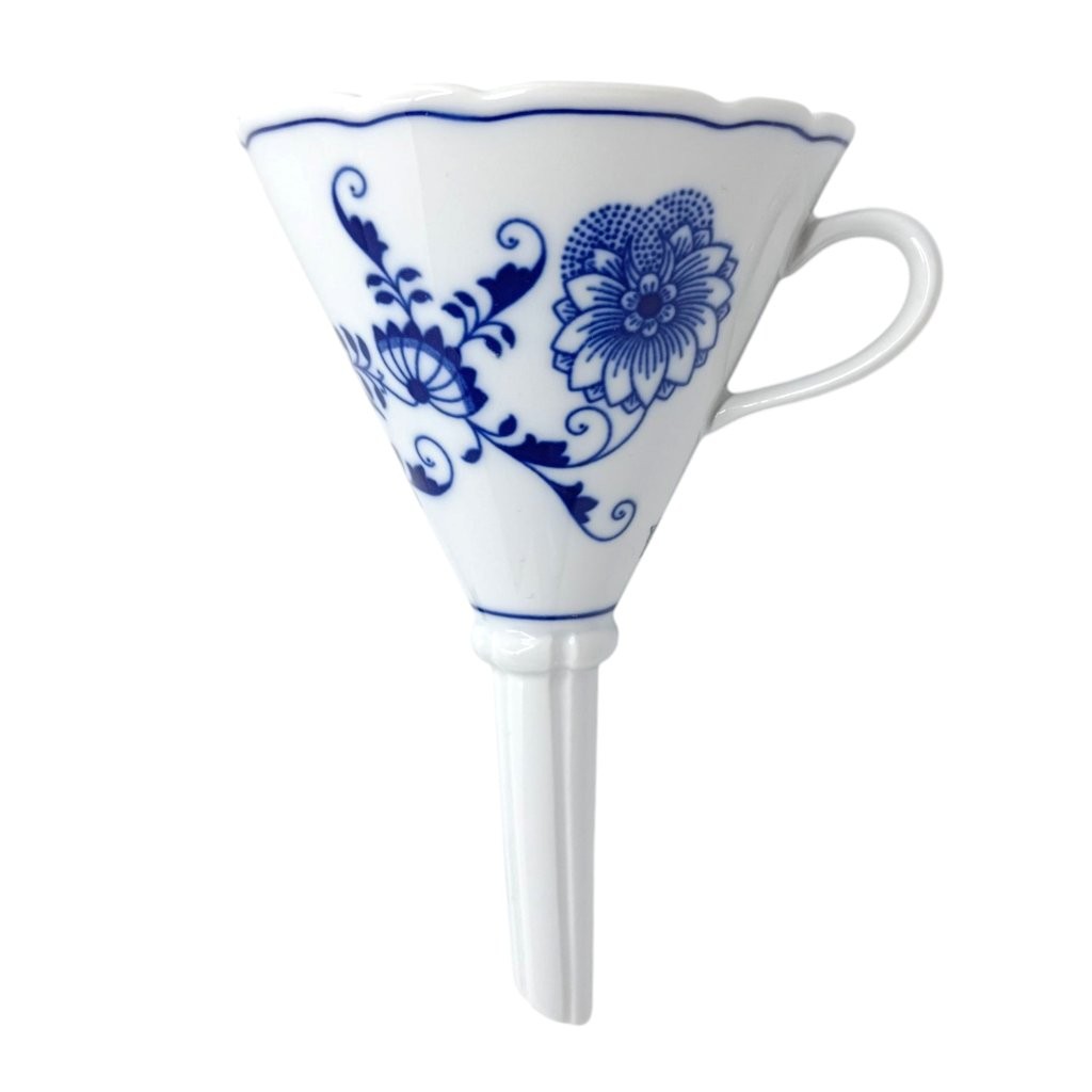 porcelánový trychtýř s cibulákovým dekorem