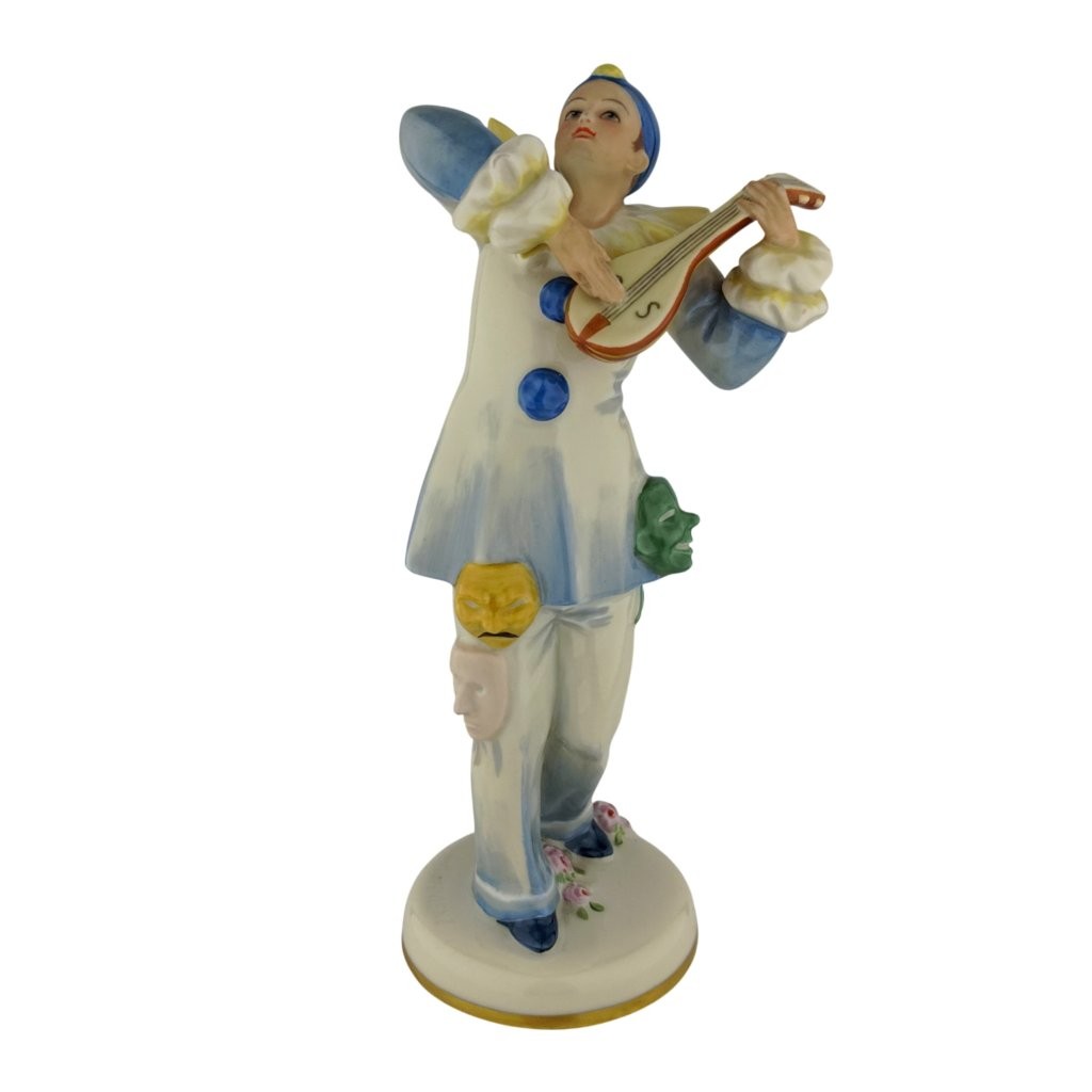 porcelánová figura značky Pirkenhammer, model: Pierot, porcelán s naglazurovými barvami