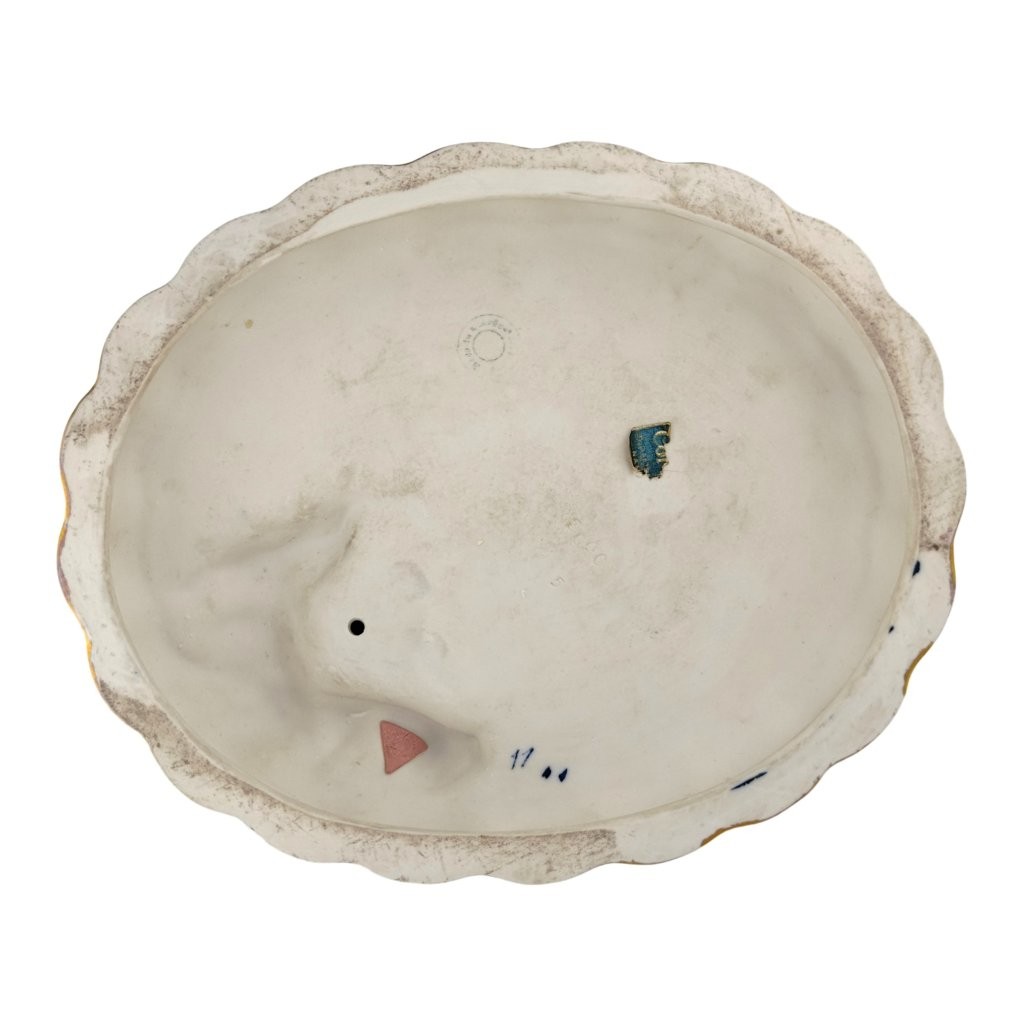 porcelánová figura značky Royal Dux, model: Art Deco žena a dva chrti, kobaltový dekor se zlacením, značení