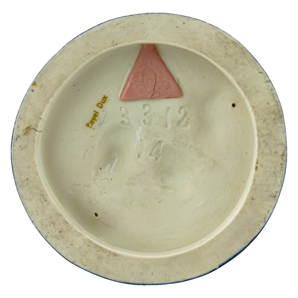 porcelánová figura značky Royal Dux, model: Holčička s husičkou, kobaltový dekor se zlacením, značení