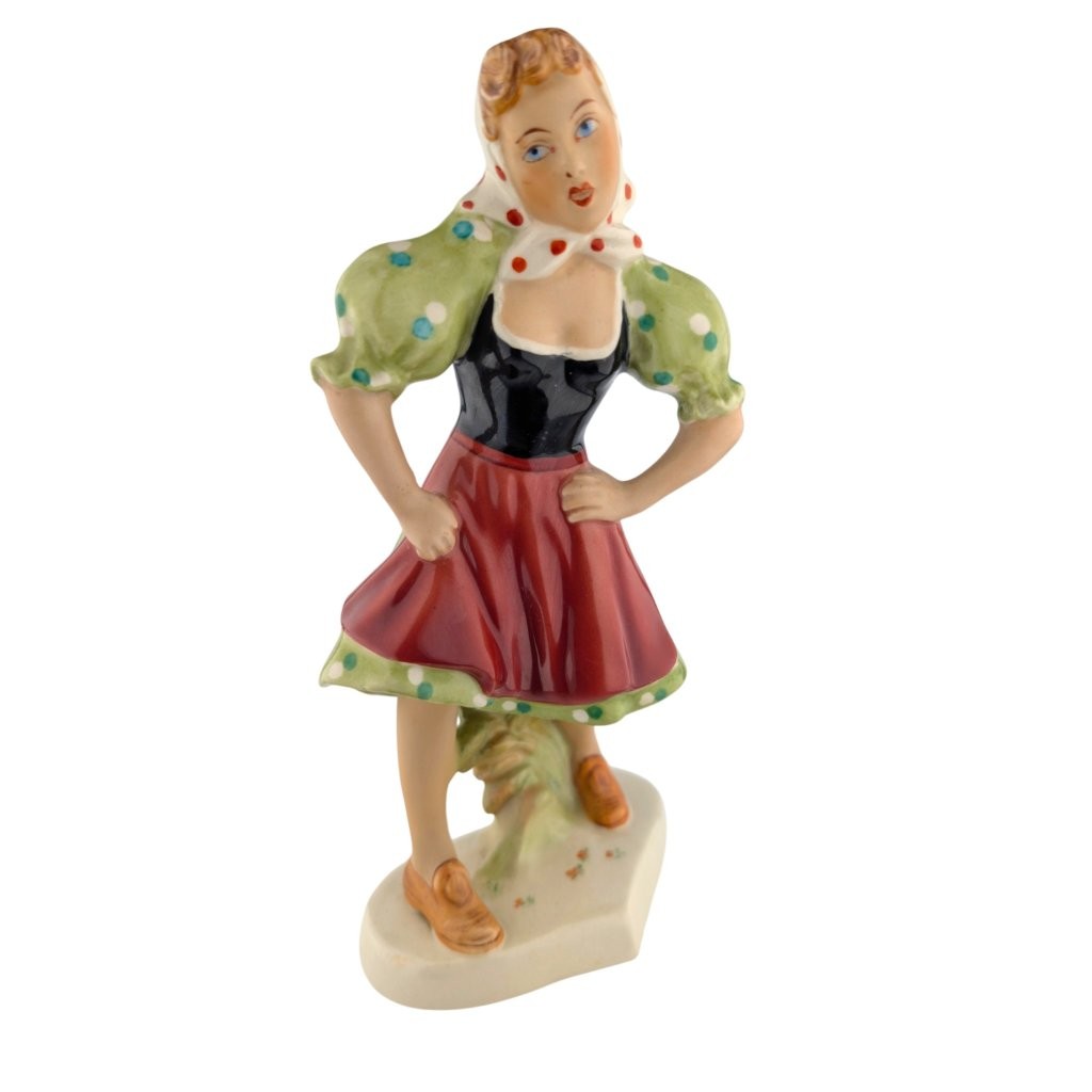 porcelánová figura značky Royal Dux, model: Selka, barevný saxe dekor bez zlacení, válečný a raritní